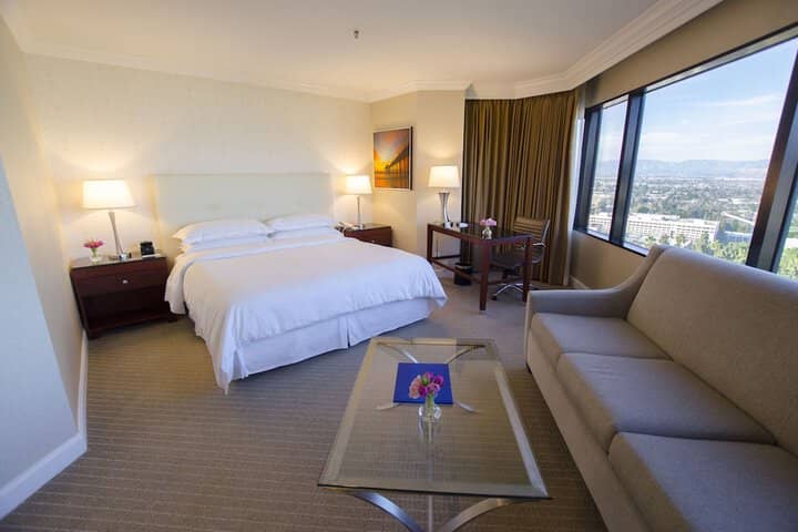 Room 10 of 83